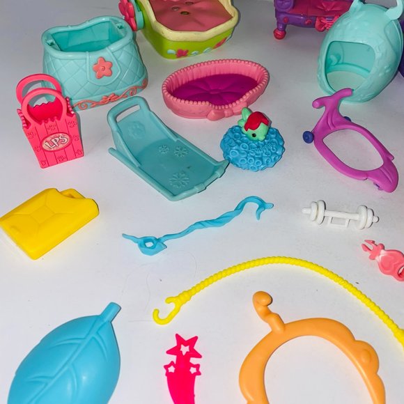 Littlest Pet Shop & Dollhouse Accessories Mixed Lot of 21 Pieces Kids Toys - Picture 8 of 11